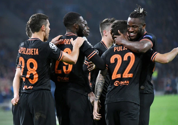 Lý do "đặc biệt" khiến CĐV Chelsea yêu thích Pulisic kết hợp với Batshuayi