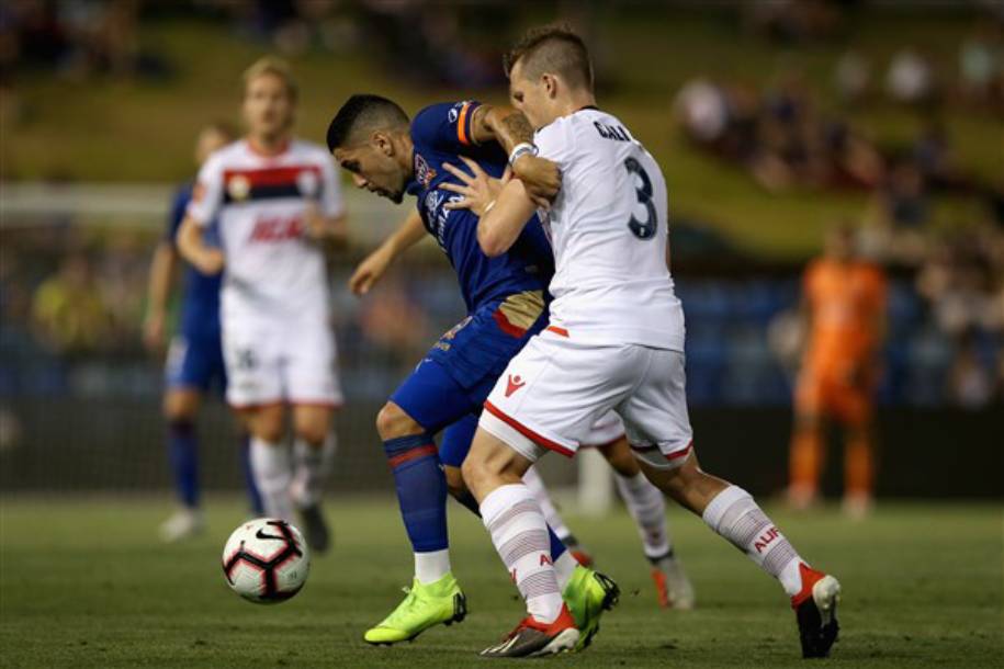 Trực tiếp Newcastle Jets vs Adelaide United: Khách có điểm