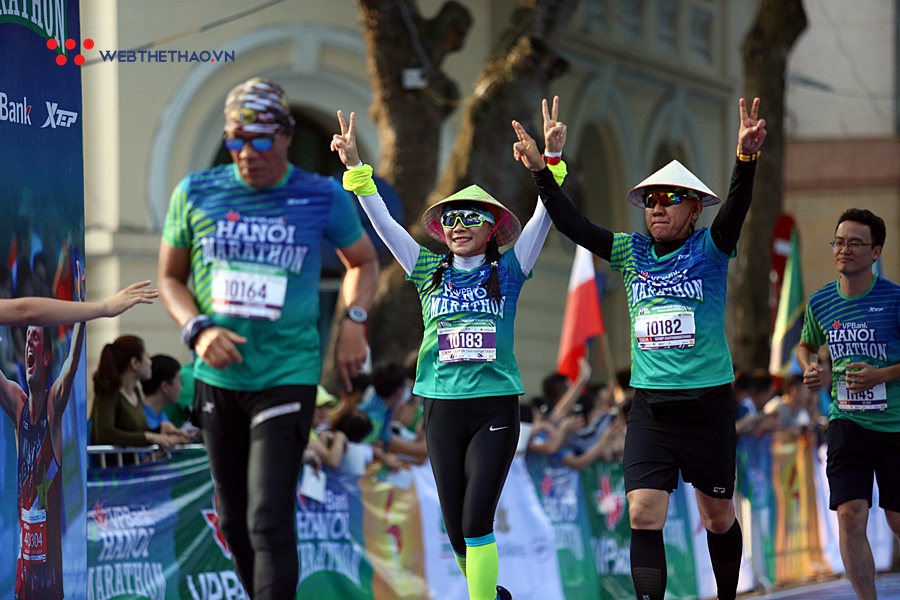 Chùm ảnh: Khoảnh khắc về đích ấn tượng tại VPBank Hanoi Marathon 2019 Chùm ảnh: Khoảnh khắc về đích ấn tượng tại VPBank Hanoi Marathon 2019