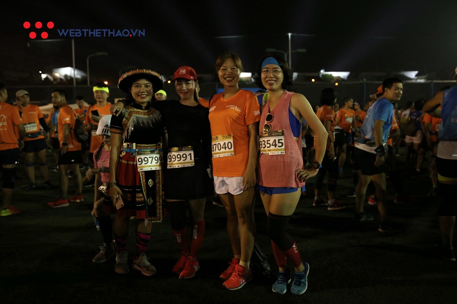 Longbien Marathon 2019 khai cuộc sôi động trong sáng thu Hà Nội Longbien Marathon 2019 khai cuộc sôi động trong sáng thu Hà Nội