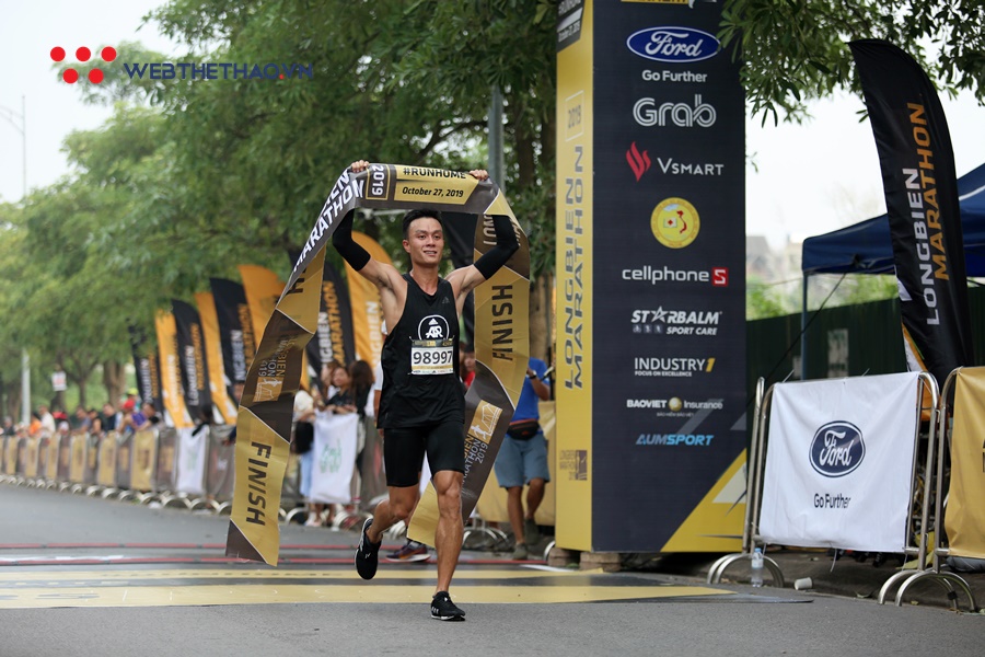 VĐV “chuẩn Boston Marathon vượt qua tuyển thủ SEA Games để vô địch Longbien Marathon 2019