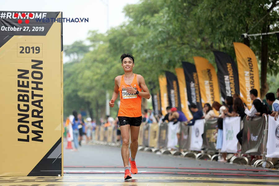 VĐV “chuẩn Boston Marathon vượt qua tuyển thủ SEA Games để vô địch Longbien Marathon 2019