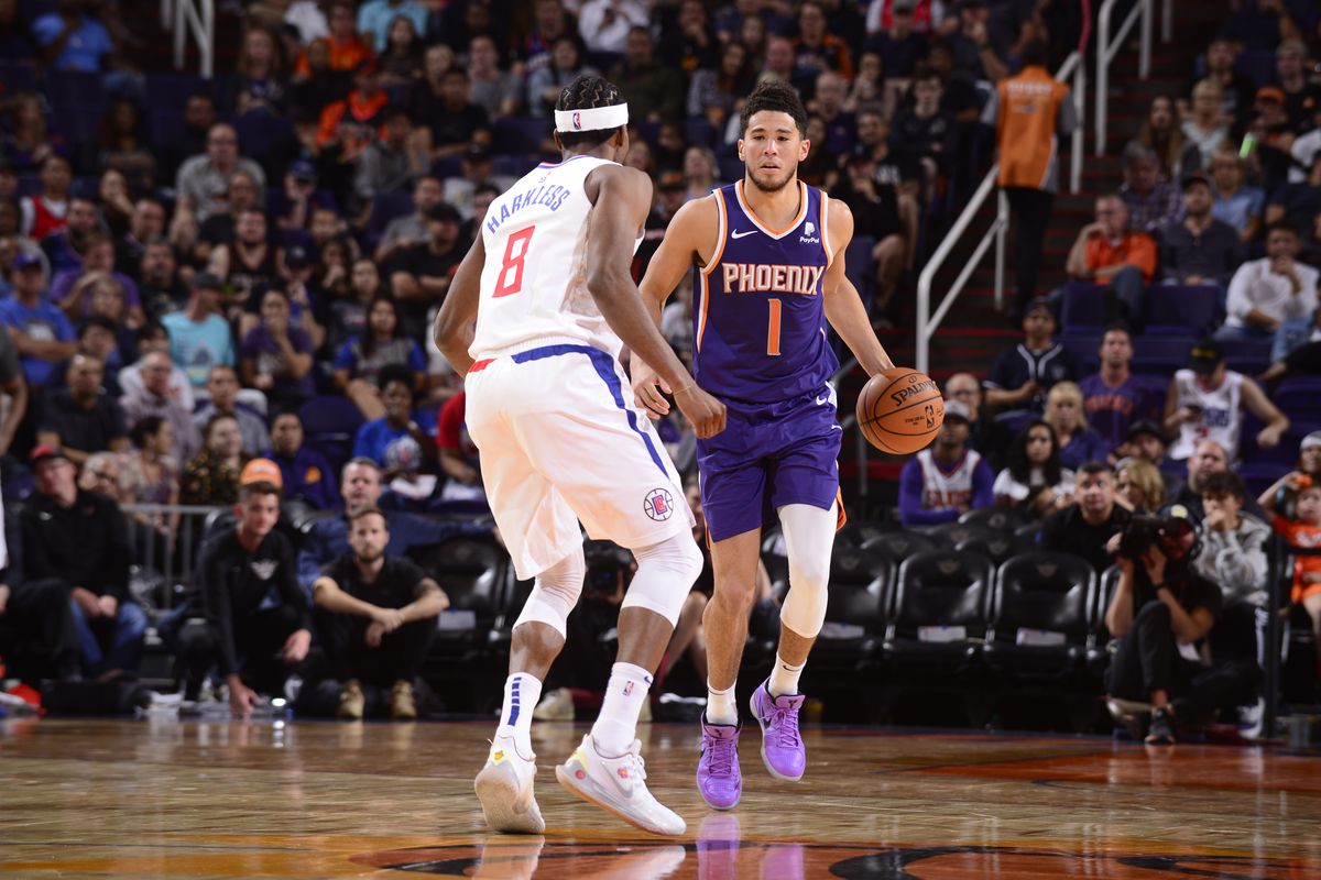 Devin Booker ném rổ vào tay, LA Clippers nhận trận thua đầu tiên