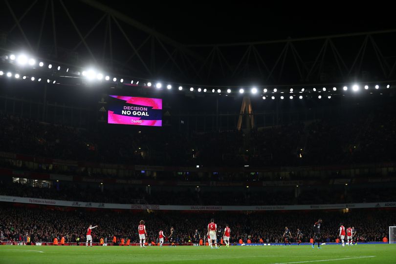 Arsenal đánh rơi chiến thắng trước Crystal Palace vì quyết định VAR tranh cãi