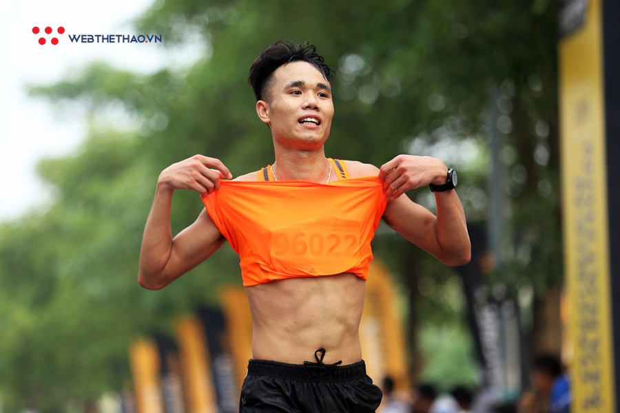 Những người “gọi nắng về đốt cháy” đường đua Longbien Marathon 2019 Những người “gọi nắng về đốt cháy” đường đua Longbien Marathon 2019