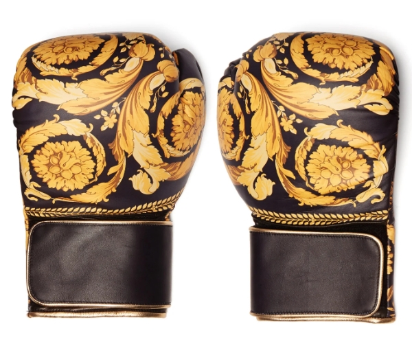 Hãng thời trang Versace ra mắt cặp găng Boxing trị giá hơn 72 triệu đồng