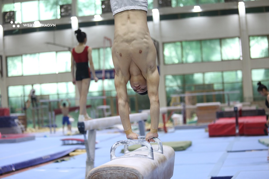 Lê Thanh Tùng: Ngôi sao Cúp Chiến thắng sẵn sàng lấy HCV SEA Games dù đối đầu nhà VĐTG