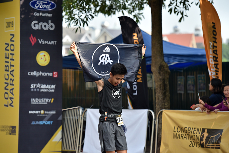 “Gà nòi” của AR Saigon đăng quang đầy ấn tượng tại Longbien Marathon 2019 “Gà nòi” của AR Saigon đăng quang đầy ấn tượng tại Longbien Marathon 2019