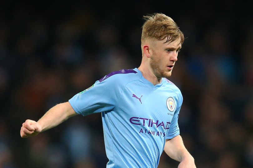 Guardiola giải thích lý do ra mắt tài năng trẻ Man City tỏa sáng cùng Aguero