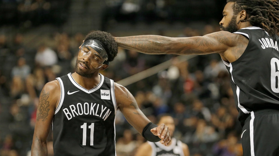 Kyrie Irving thay đổi thái độ khiến BLĐ Brooklyn Nets phát ớn