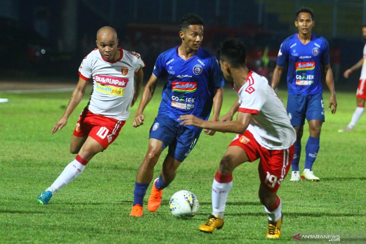 Nhận định Perseru Badak Lampung vs Arema Malang 15h30, 01/11 (Vòng 26 VĐQG Indonesia)