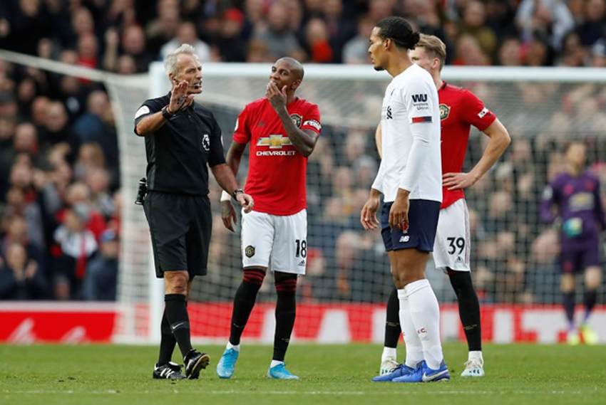 MU, Chelsea thay đổi thế nào trên BXH Ngoại hạng Anh nếu không có VAR?