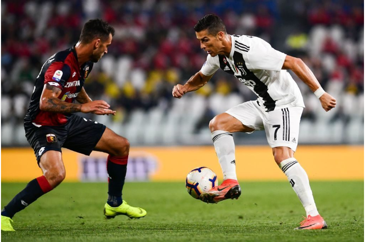 Ronaldo "gánh team" phút bù giờ, Juventus thắng nghẹt thở trước Genoa