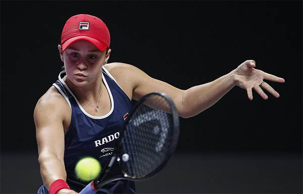 WTA Finals 2019: Đến lượt Bertens bị đau, Bencic cùng Barty vào bán kết