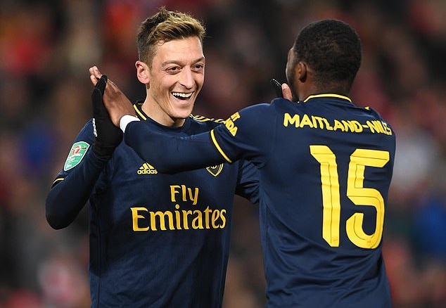 Mesut Ozil đưa ra bằng chứng về tác động mạnh mẽ đối với Arsenal