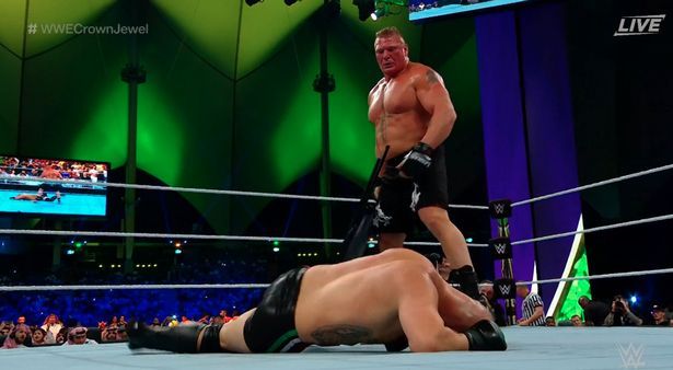 Brock Lesnar phục thù Cain Velasquez trong trận WWE "dở như hạch"