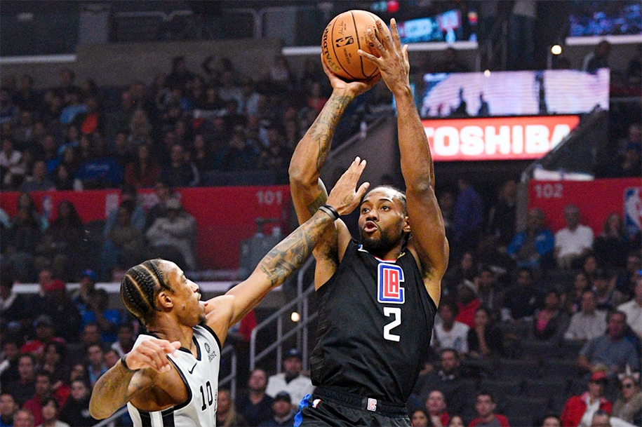 Kawhi Leonard thức tỉnh muộn, LA Clippers phá mạch bất bại của Spurs