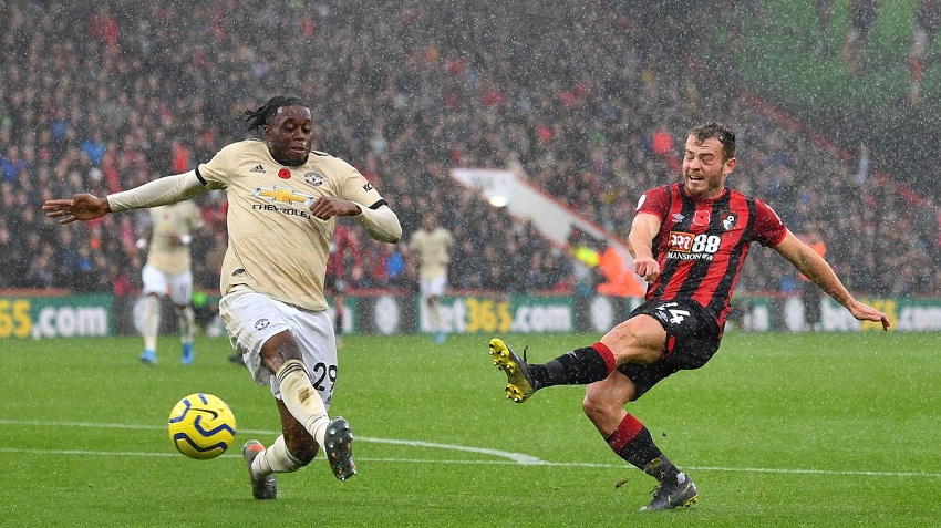 Huyền thoại MU chê Wan-Bissaka mắc sai lầm trong bàn thua Bournemouth Huyền thoại MU chê Wan-Bissaka mắc sai lầm trong bàn thua Bournemouth