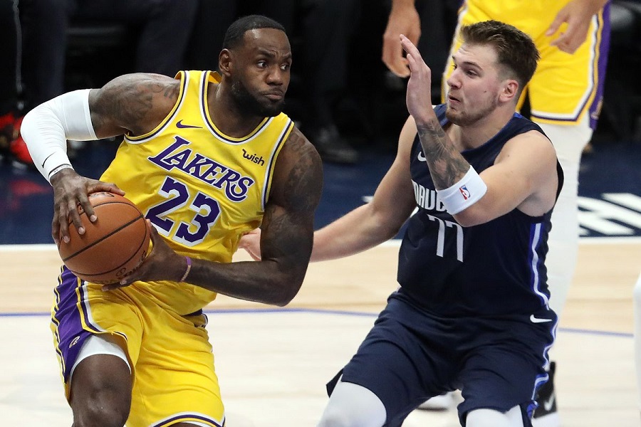 Danny Green tung cú ném quyết định, LeBron James dẫn dắt Lakers tới chiến thắng