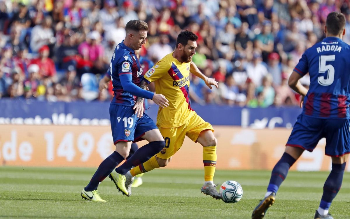 Bảng xếp hạng La Liga vòng 12: Barca may mắn giữ lại ngôi đầu
