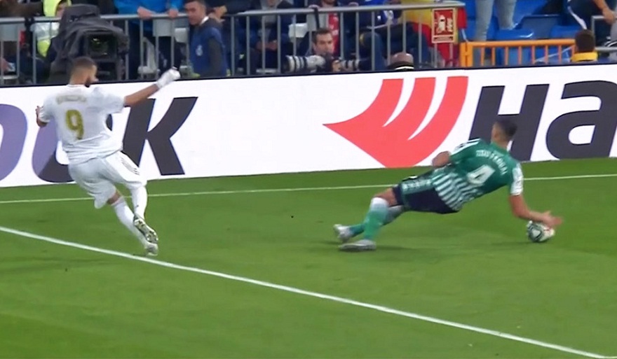 Real Madrid mất oan 3 quả phạt đền và đánh rơi 5 điểm?
