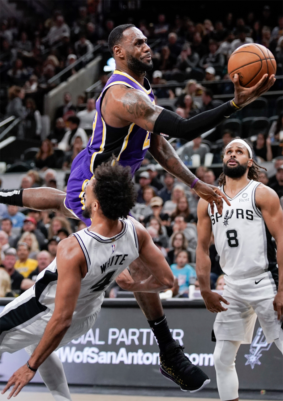 LeBron James chia sẻ về chấn thương háng và hàng thủ số 1 NBA của Lakers