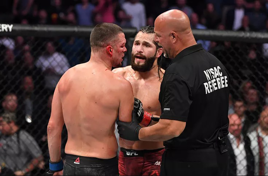 Bác sĩ tại UFC 244 nhận nhiều tin nhắn đe dọa vì dừng trận Diaz vs. Masvidal Bác sĩ tại UFC 244 nhận nhiều tin nhắn đe dọa vì dừng trận Diaz vs. Masvidal