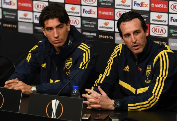 Arsenal tước băng đội trưởng của Xhaka và chỉ định người mới