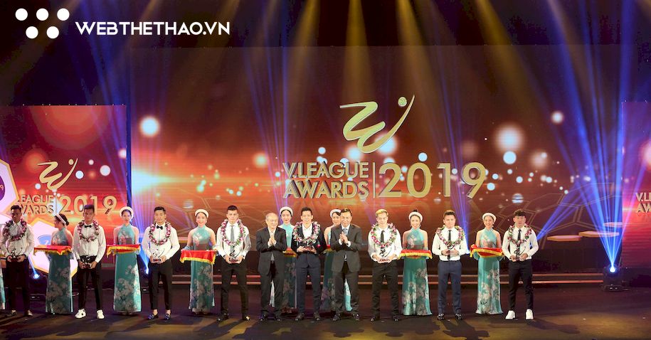 Hà Nội FC nhận mưa giải thưởng, nhiều sao vắng mặt ở gala tổng kết mùa giải