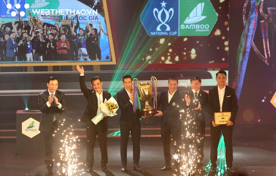 Hà Nội FC nhận mưa giải thưởng, nhiều sao vắng mặt ở gala tổng kết mùa giải