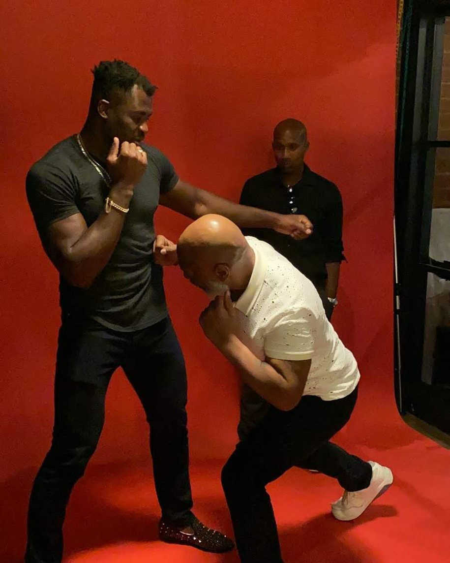 Mike Tyson sẽ huấn luyện để Francis Ngannou đấu Boxing với Tyson Fury? Mike Tyson sẽ huấn luyện để Francis Ngannou đấu Boxing với Tyson Fury?