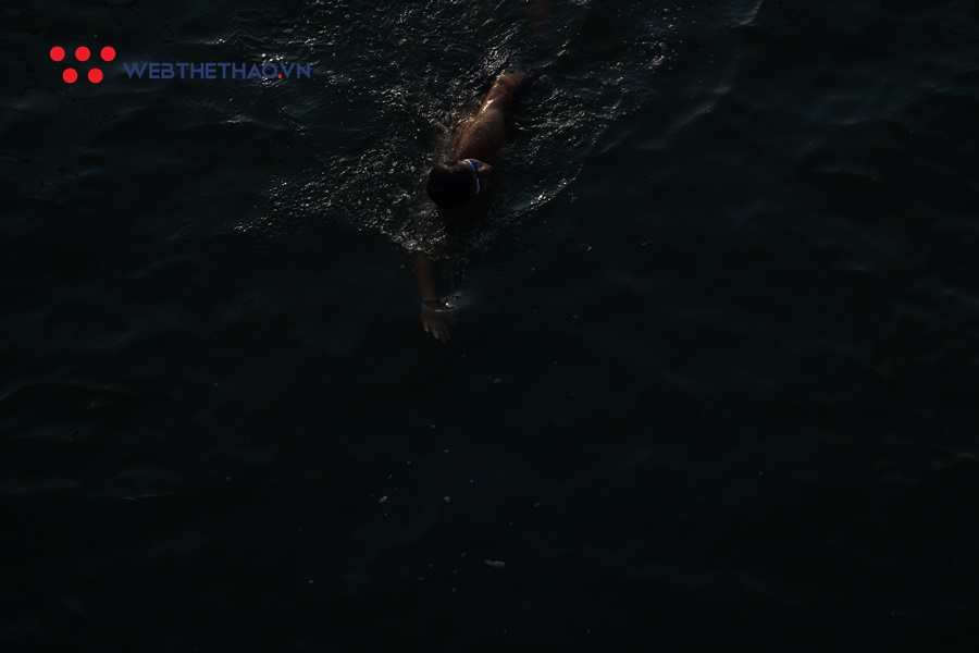 Choáng ngợp với vẻ đẹp đường bơi hoàng hôn của Sunset Bay Triathlon 2019