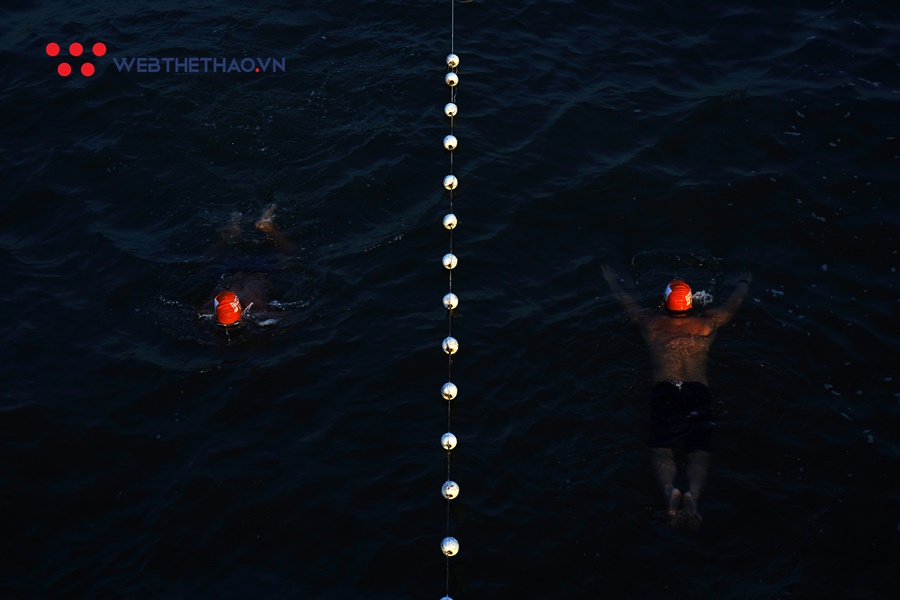 Choáng ngợp với vẻ đẹp đường bơi hoàng hôn của Sunset Bay Triathlon 2019
