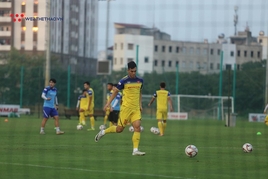 U22 Việt Nam chia đôi đội hình tập chiến thuật