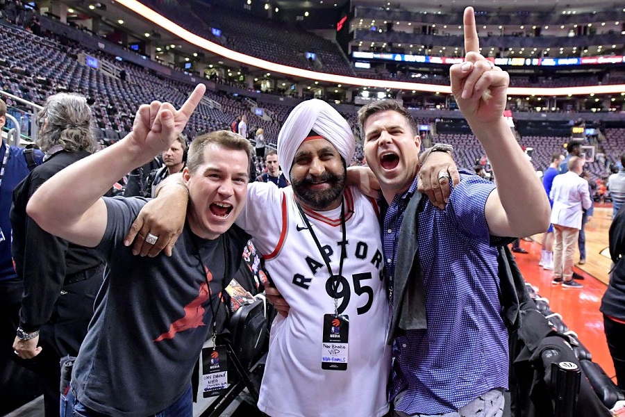 Câu chuyện NBA: Từ phân biệt chủng tộc trở thành bạn thân