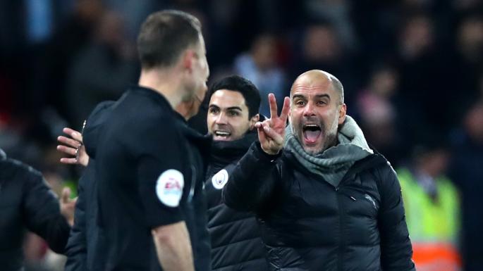 Guardiola tức giận với 9 quyết định bất lợi cho Man City trong 12 trận
