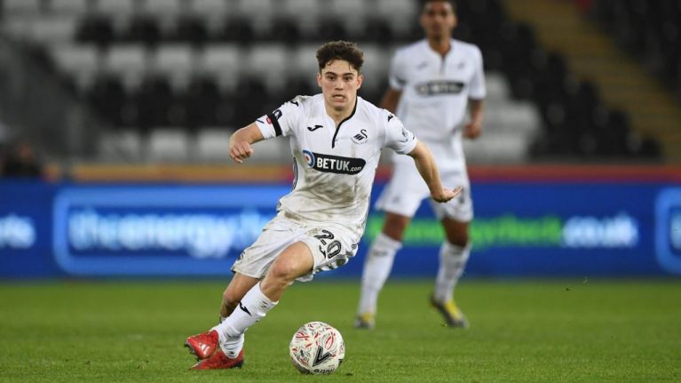 Vì sao MU suýt mất Daniel James vào tay đội bóng hạng Nhất? Vì sao MU suýt mất Daniel James vào tay đội bóng hạng Nhất?