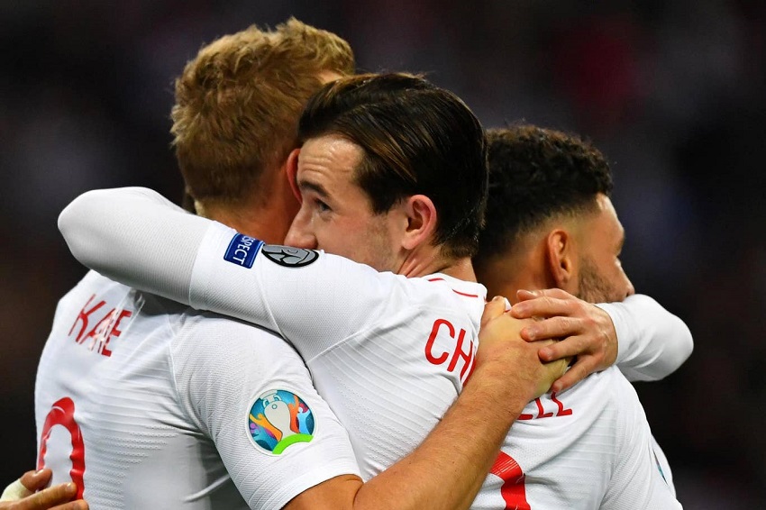 CĐV Chelsea phát cuồng vì hậu vệ lập hat-trick kiến tạo cho tuyển Anh