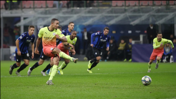 Gabriel Jesus được cầu xin không sút penalty nữa sau 2 thất bại liên tiếp Gabriel Jesus được cầu xin không sút penalty nữa sau 2 thất bại liên tiếp