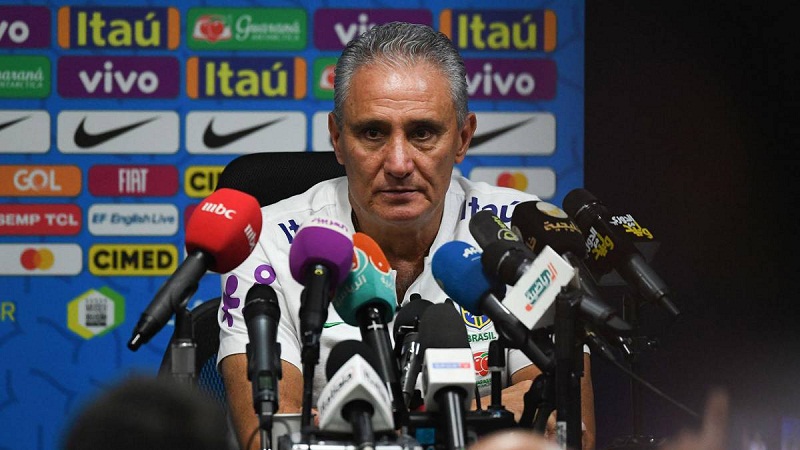 HLV đội tuyển Brazil "tố cáo" Messi và trọng tài thiên vị Argentina