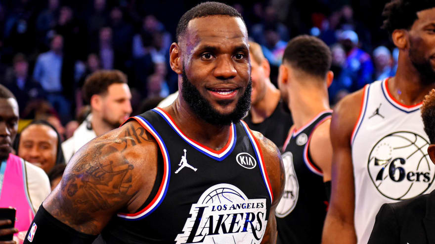 LeBron James chưa có ý định giải nghệ, muốn thi đấu cùng con trai