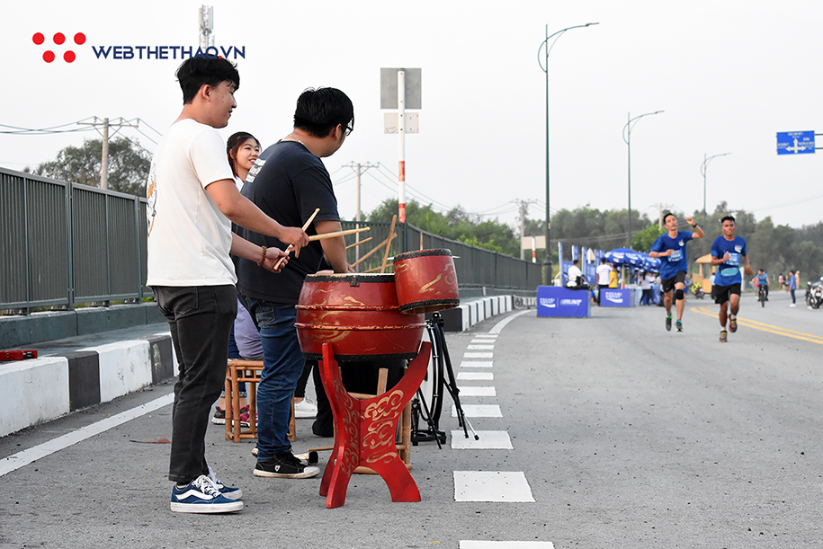 Lạ mắt hình ảnh vừa chạy, vừa nghe nhạc tại Pocari Sweat Run Việt Nam 2019 Lạ mắt hình ảnh vừa chạy, vừa nghe nhạc tại Pocari Sweat Run Việt Nam 2019