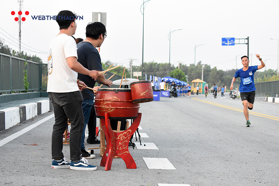Lạ mắt hình ảnh vừa chạy, vừa nghe nhạc tại Pocari Sweat Run Việt Nam 2019 Lạ mắt hình ảnh vừa chạy, vừa nghe nhạc tại Pocari Sweat Run Việt Nam 2019