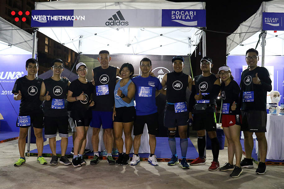 Hàng nghìn VĐV xuất phát trong đêm tại Pocari Sweat Run Việt Nam 2019