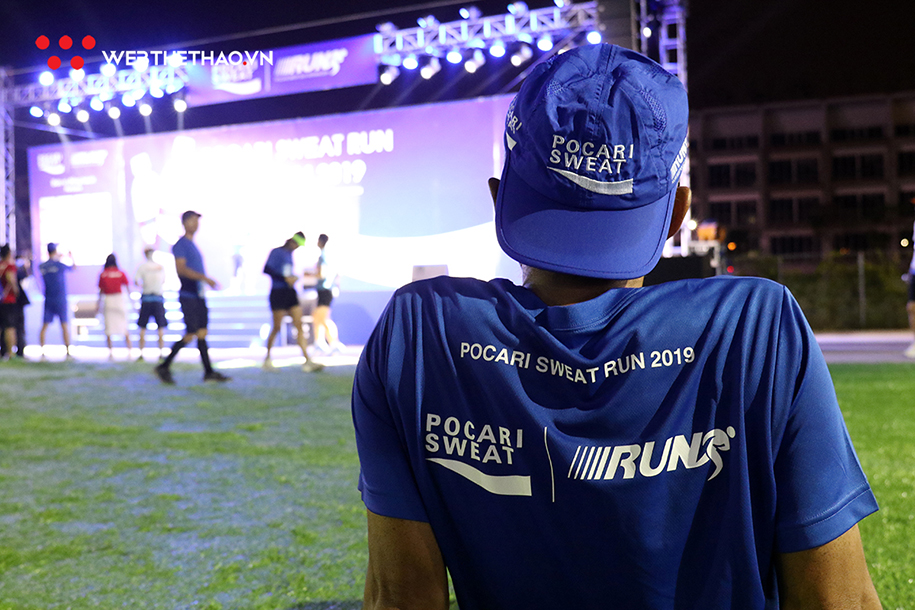 Hàng nghìn VĐV xuất phát trong đêm tại Pocari Sweat Run Việt Nam 2019