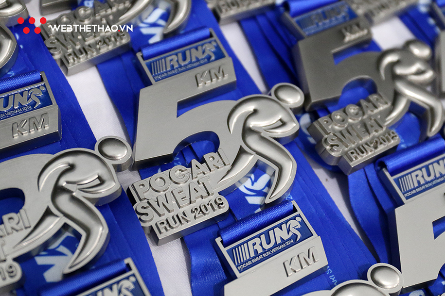 Hàng nghìn VĐV xuất phát trong đêm tại Pocari Sweat Run Việt Nam 2019