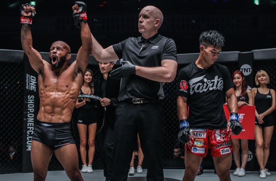 Israel Adesanya: Demetrious Johnson là võ sĩ số một thế giới