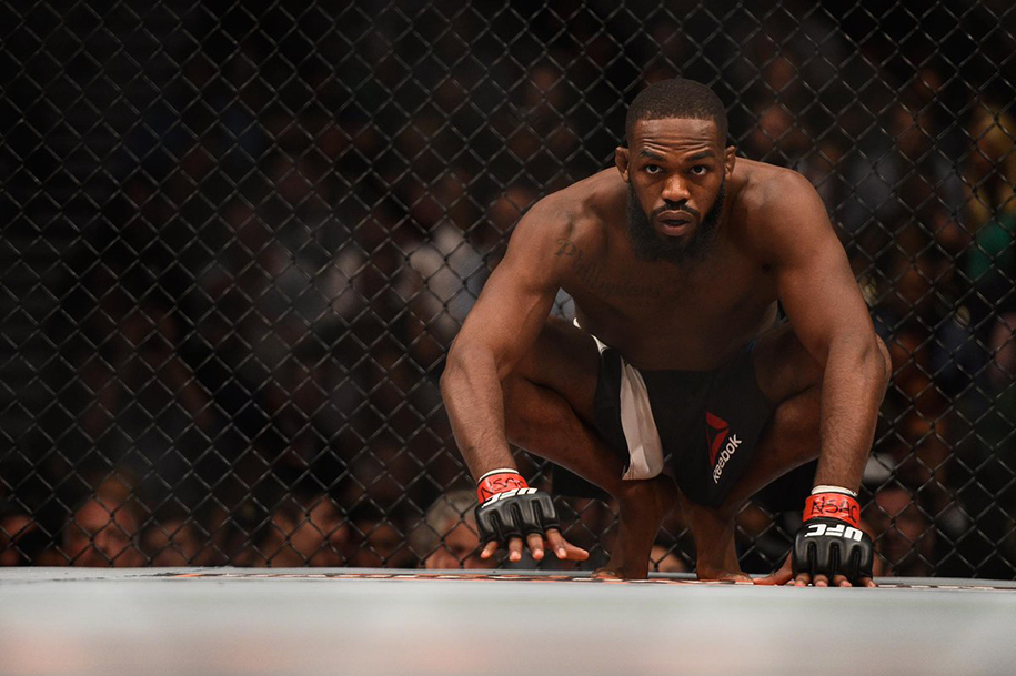 Jon Jones kể chuyện gặp ác mộng và giải thích tư thế 'trườn bò' kì quái