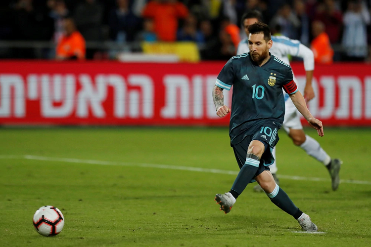 Sự khác biệt lớn giữa Messi và Ronaldo về các bàn thắng cho đội tuyển