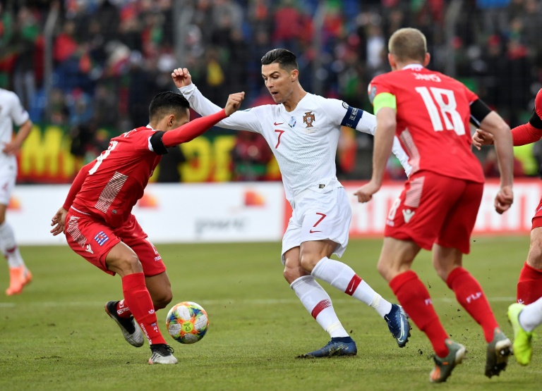 Sự khác biệt lớn giữa Messi và Ronaldo về các bàn thắng cho đội tuyển